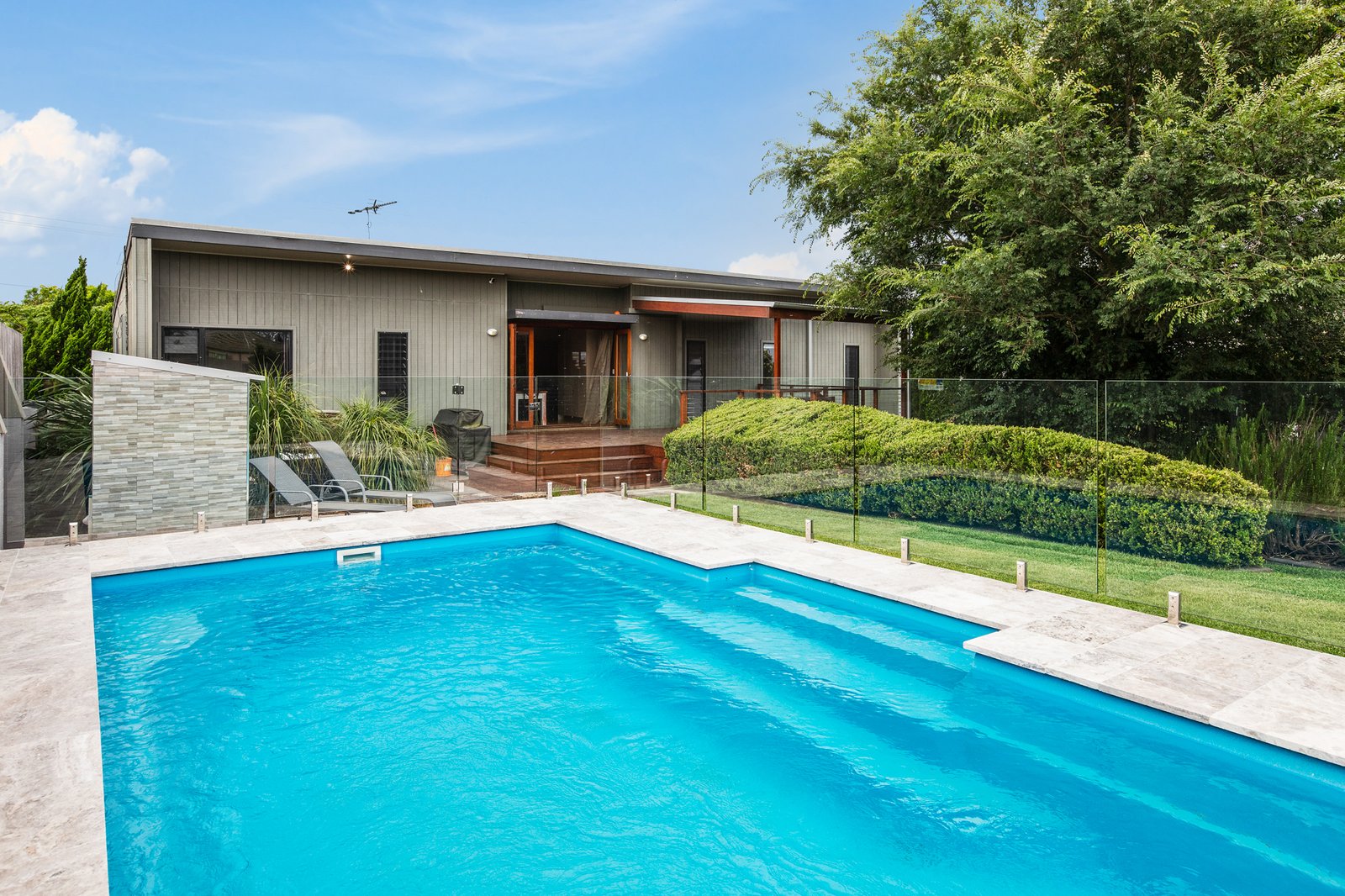 43 Largs Avenue LARGS 22