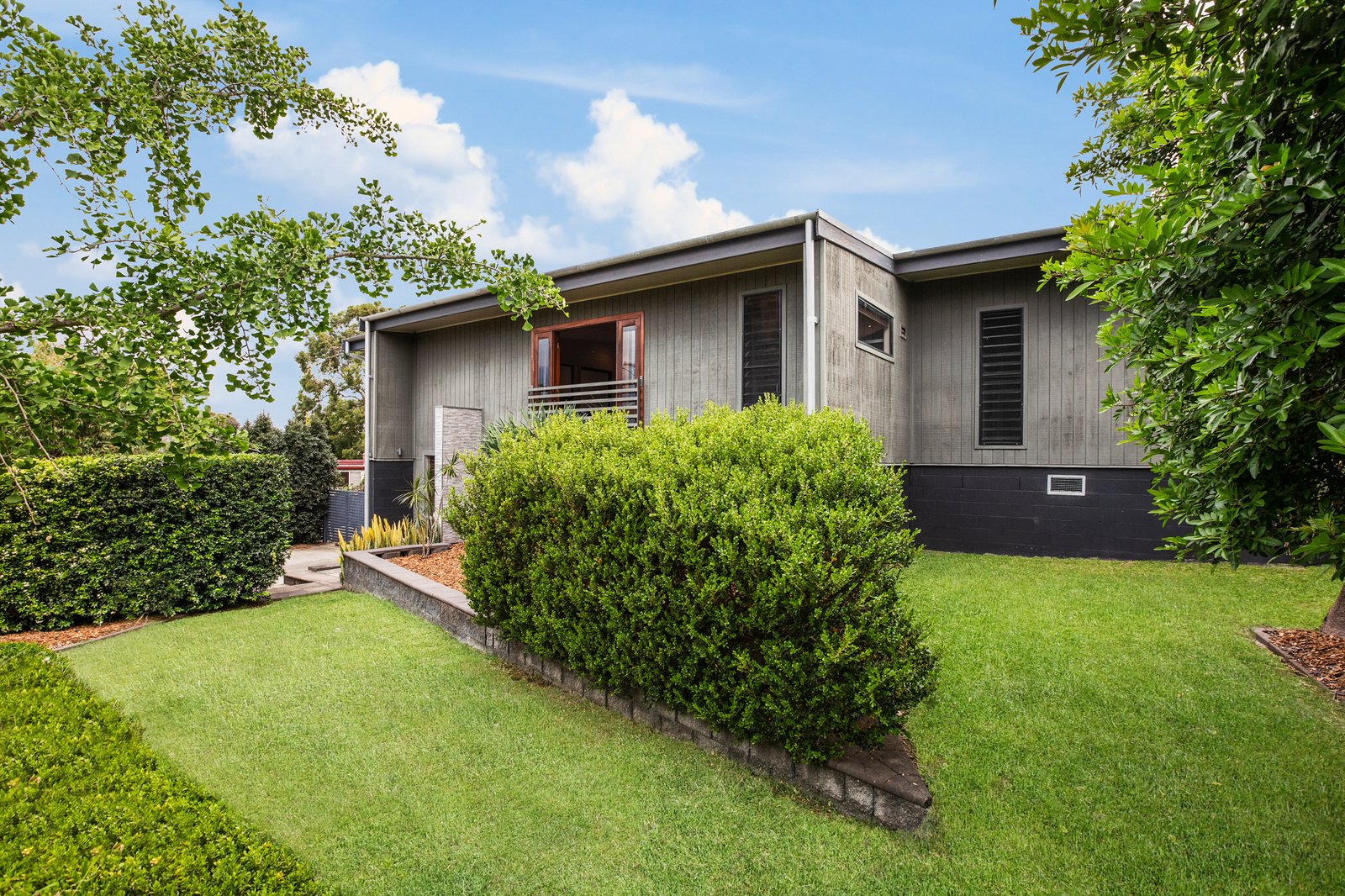 43 Largs Avenue LARGS 27