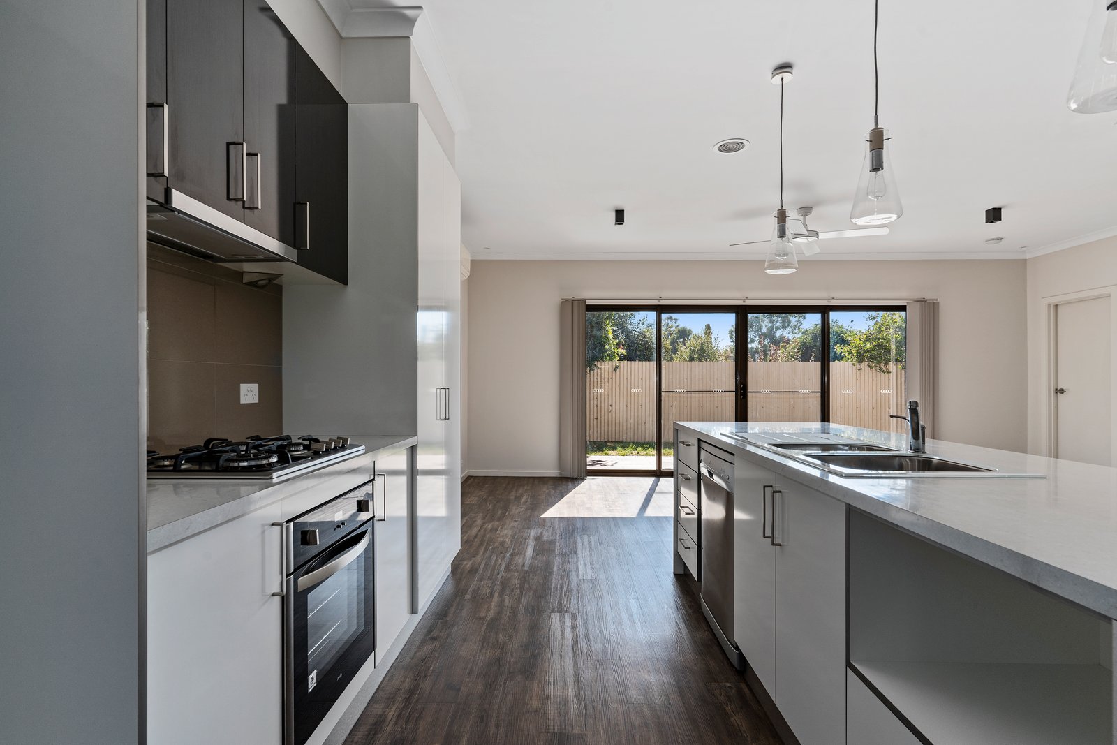 4/3 Leigh Avenue KENNINGTON 3