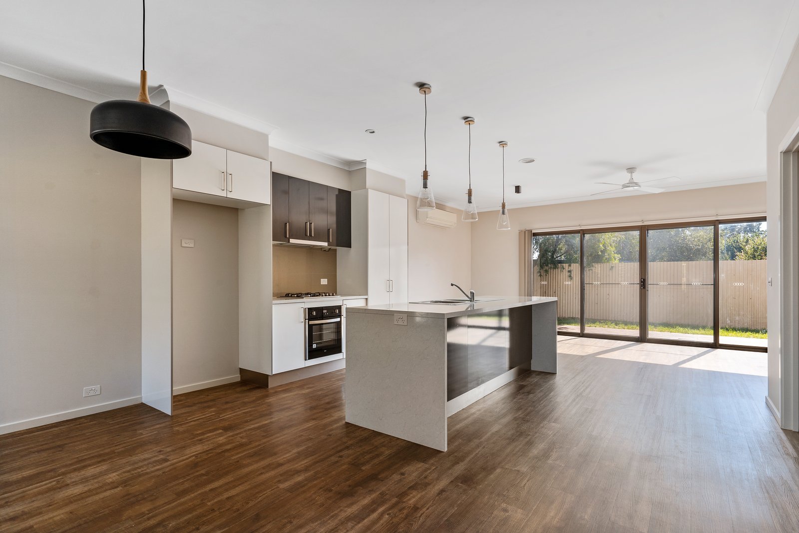 4/3 Leigh Avenue KENNINGTON 4