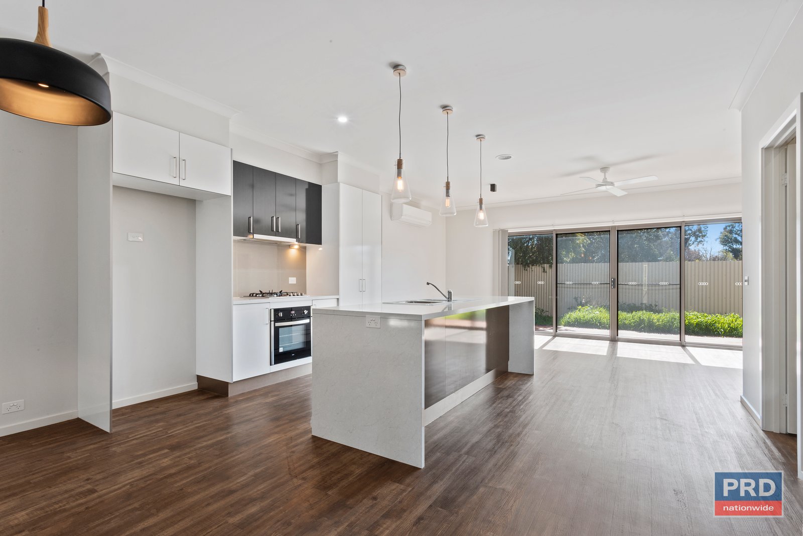 4/3 Leigh Avenue KENNINGTON 4