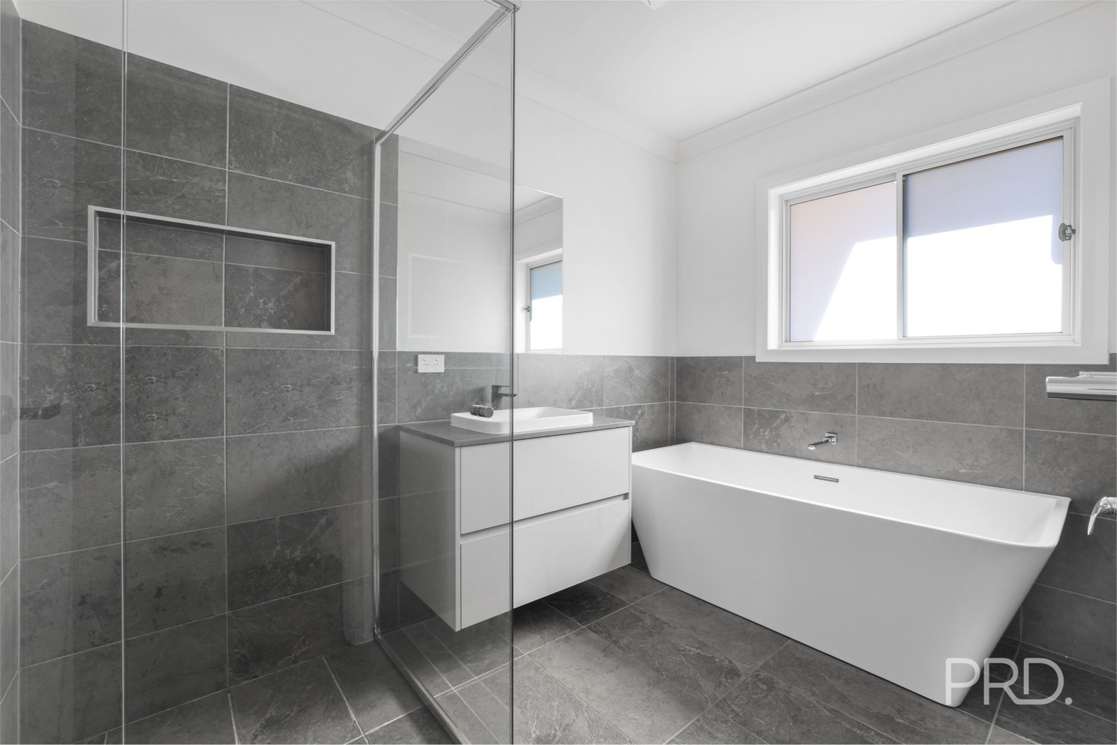 43 Mulga Place TAMWORTH 17