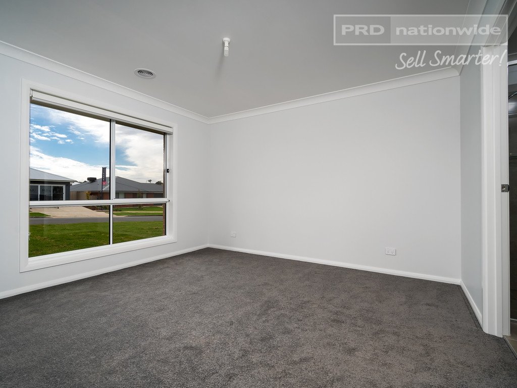 43 Muttama Parade GOBBAGOMBALIN 6