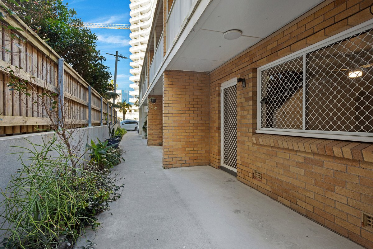 4/3 Nineteenth Avenue Palm Beach 13