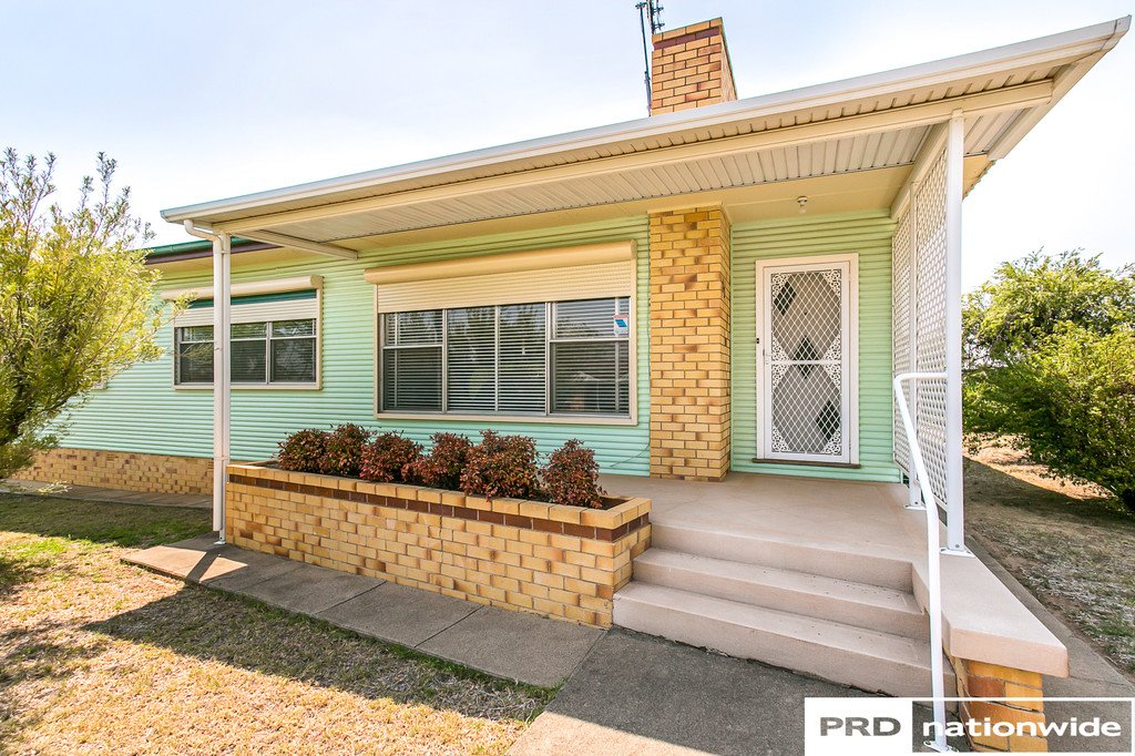 43 Oak Street TAMWORTH 4