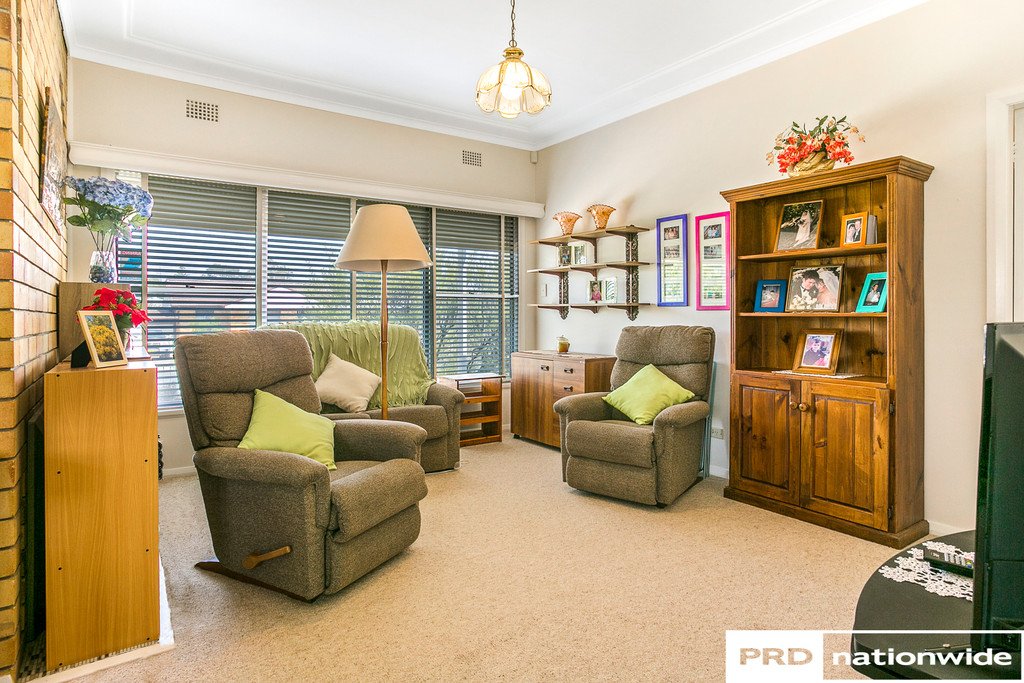 43 Oak Street TAMWORTH 5