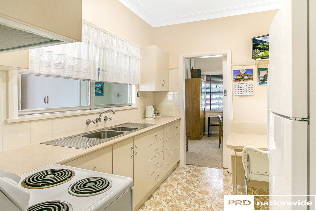 43 Oak Street TAMWORTH 8