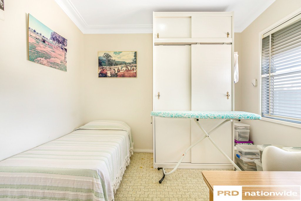 43 Oak Street TAMWORTH 12