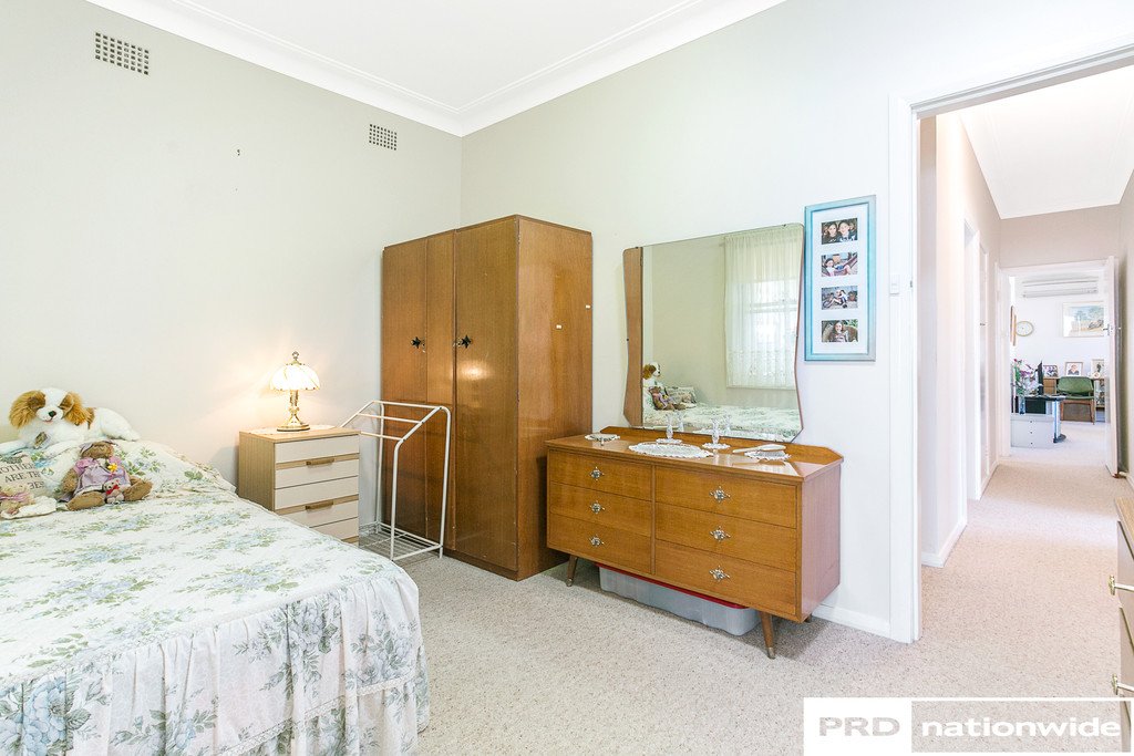 43 Oak Street TAMWORTH 16