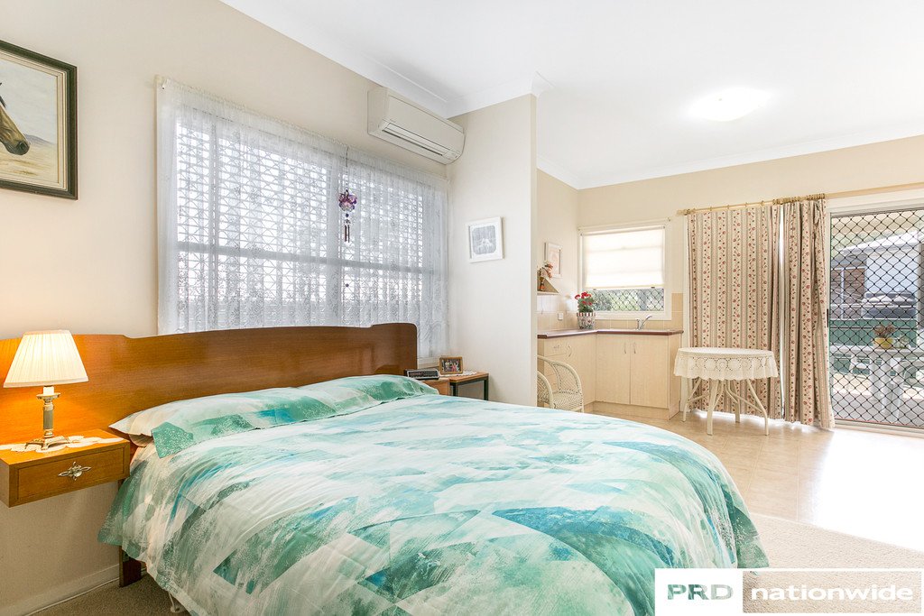 43 Oak Street TAMWORTH 18