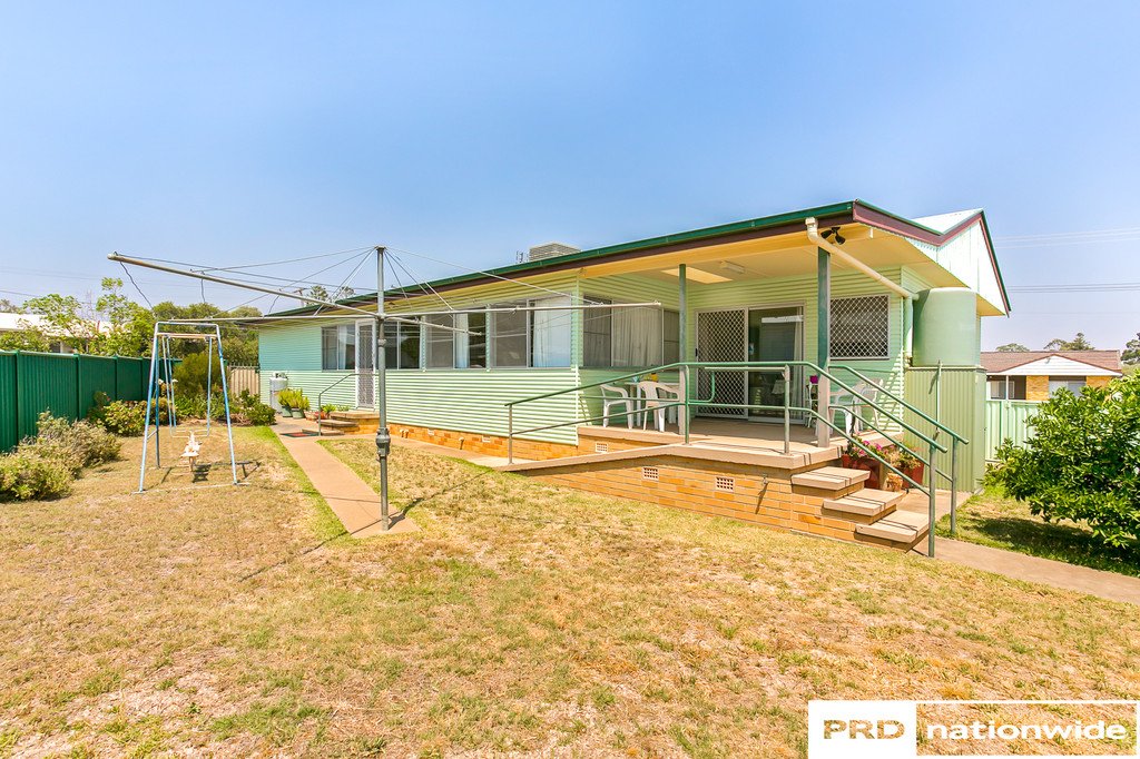 43 Oak Street TAMWORTH 24