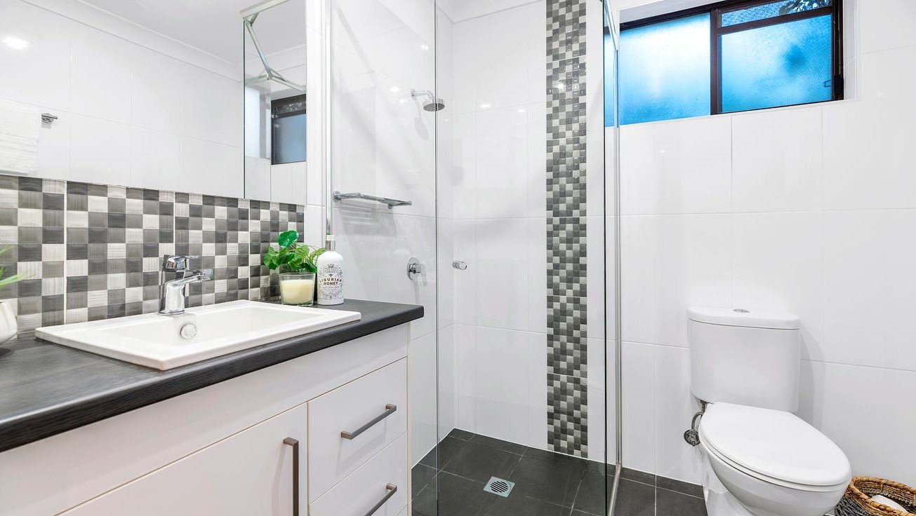 43 Parasol Street ASHMORE 18