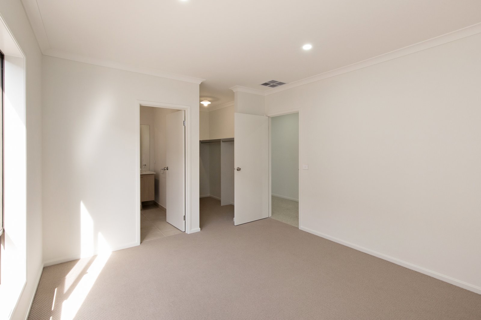 Gallery: 43 Patriot Crescent
