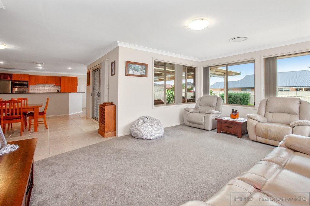 43 Peterson Parade THORNTON 13