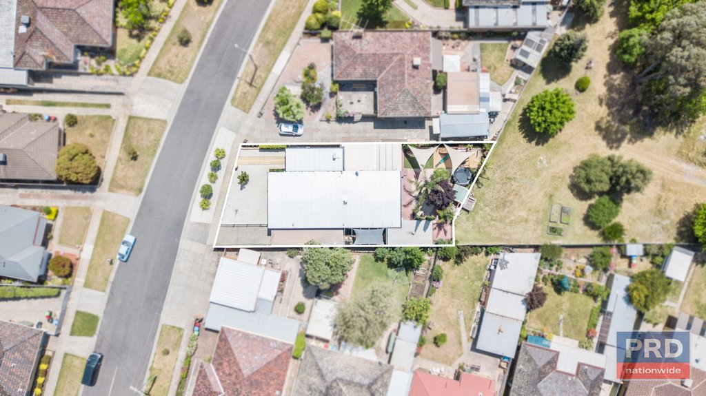 43 Poulston Street LONG GULLY 16