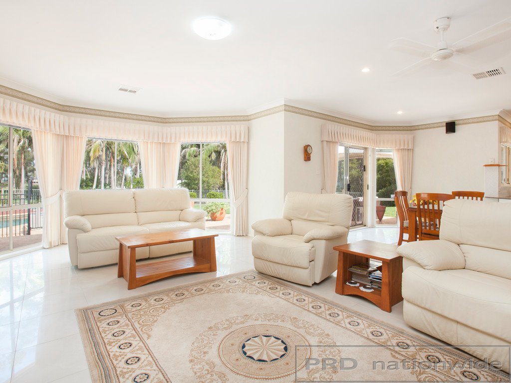 43 Rosebank Drive WALLALONG 13