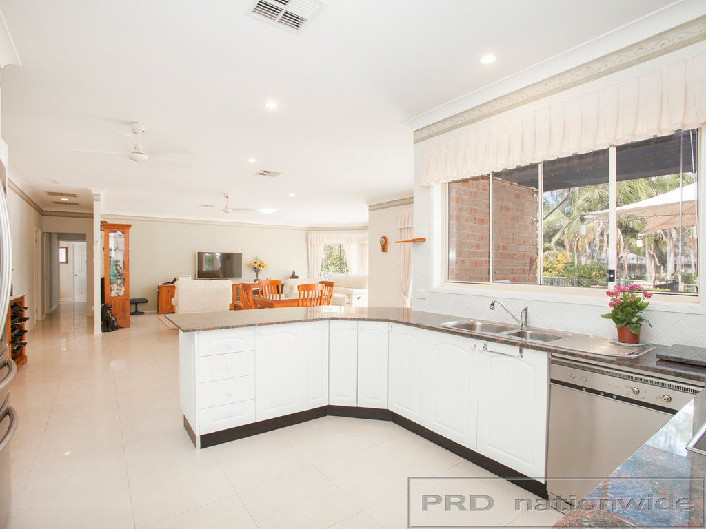 43 Rosebank Drive WALLALONG 17