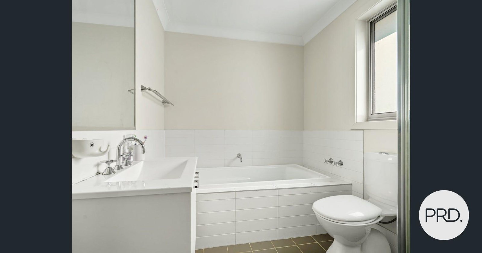 43 Sovereign Circuit GLENFIELD 5