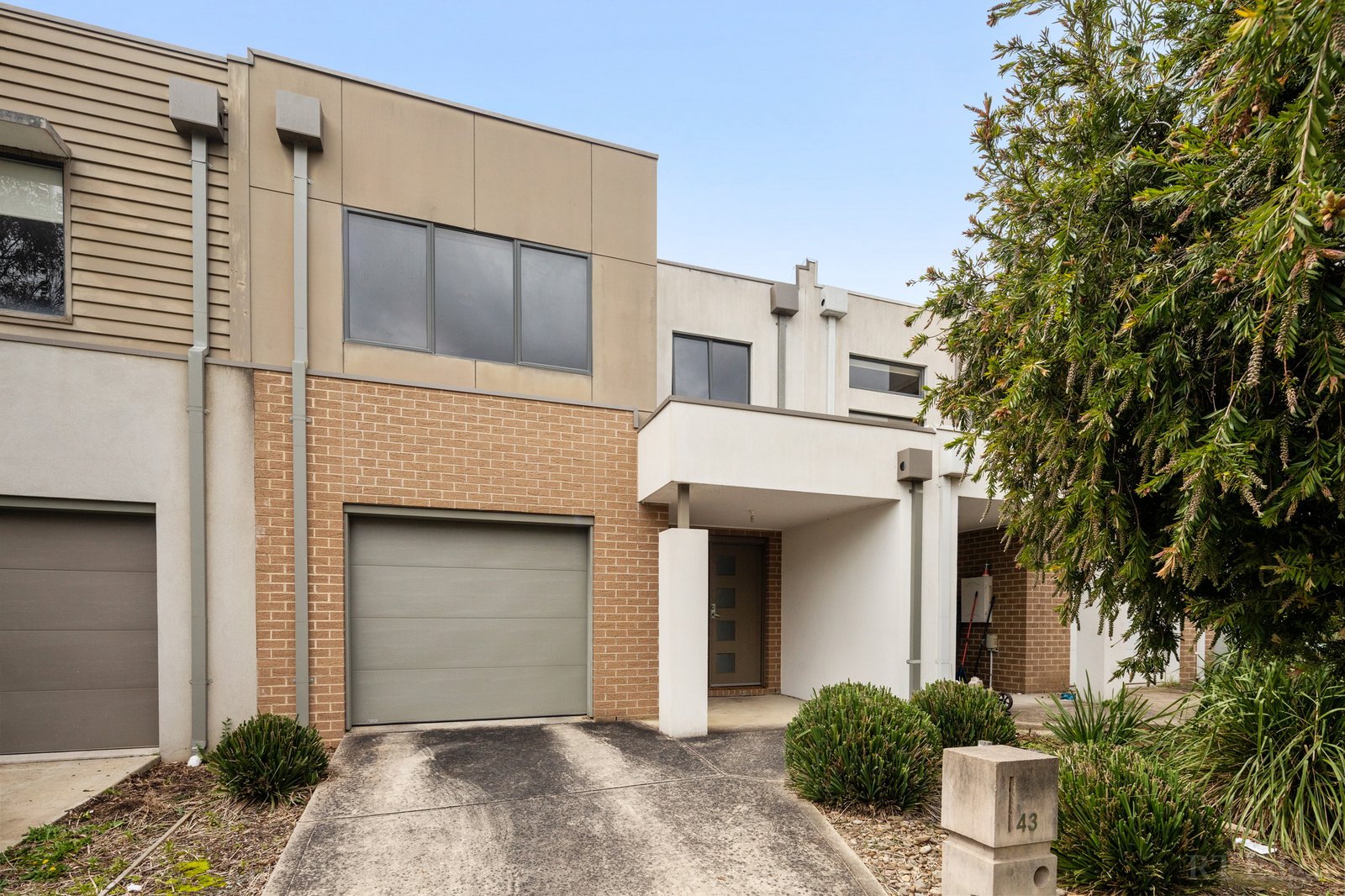 Real Estate and Property in 43 Spriggs Drive, Croydon, VIC