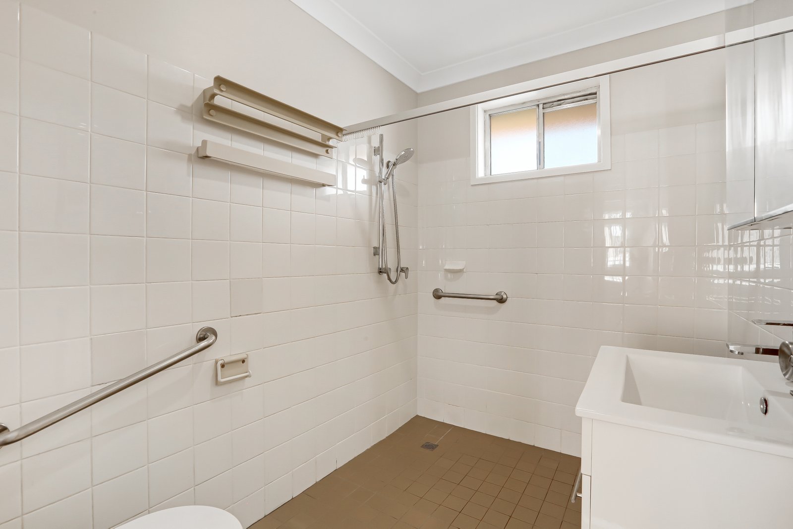 4/3 St Lukes Avenue BROWNSVILLE 2
