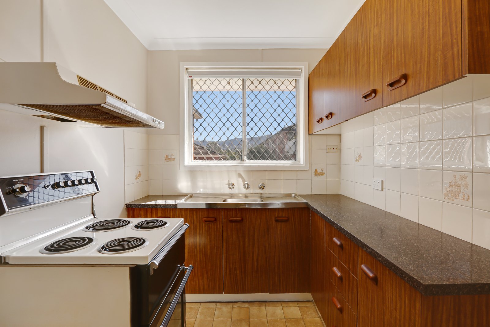 4/3 St Lukes Avenue BROWNSVILLE 3
