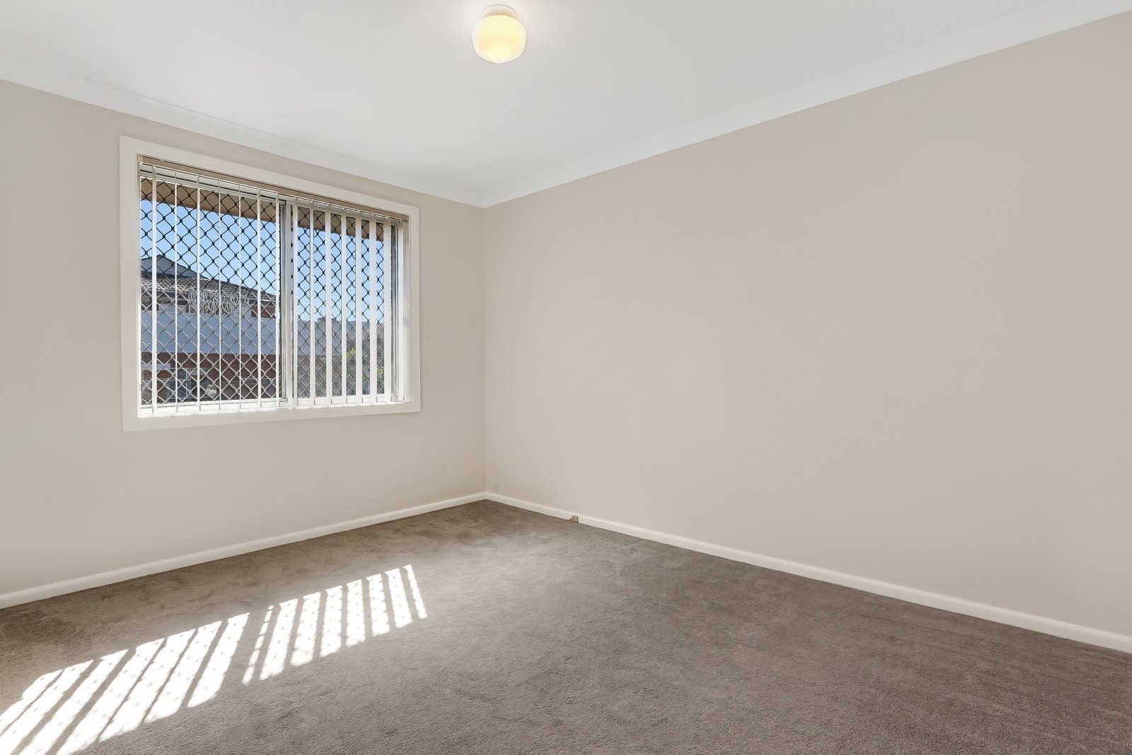 4/3 St Lukes Avenue BROWNSVILLE 5