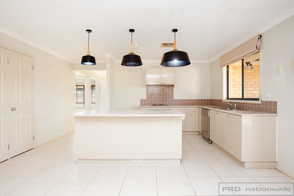 43 Stanton Drive RAWORTH 8