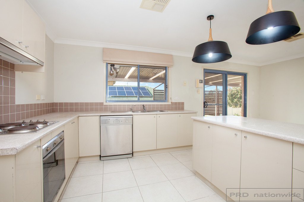 43 Stanton Drive RAWORTH 9