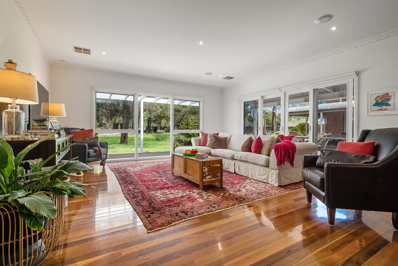 Real Estate and Property in 43 Stuart Drive, Woodend, VIC