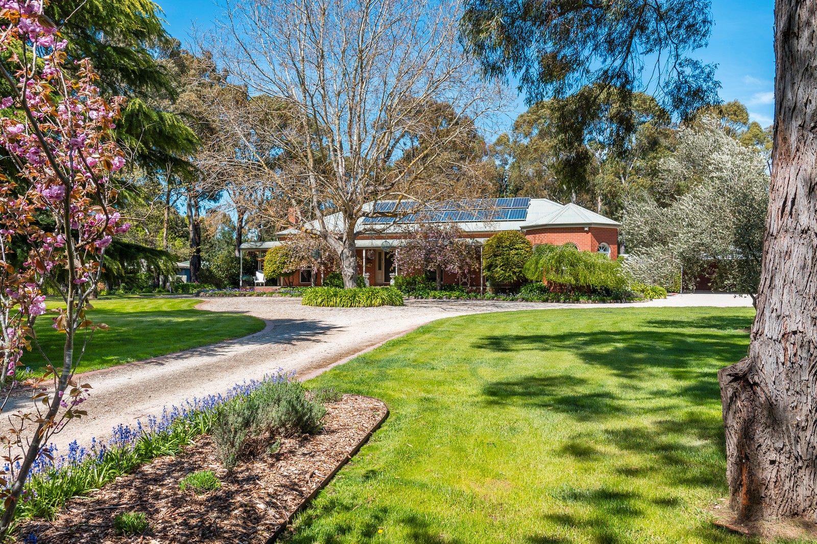 Real Estate and Property in 43 Stuart Drive, Woodend, VIC