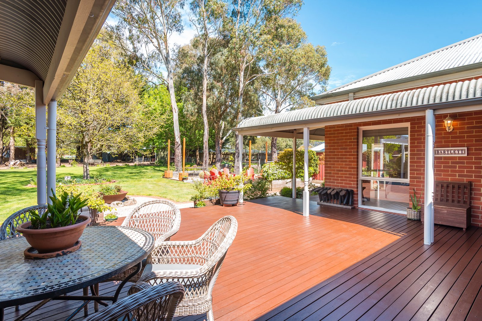 Real Estate and Property in 43 Stuart Drive, Woodend, VIC