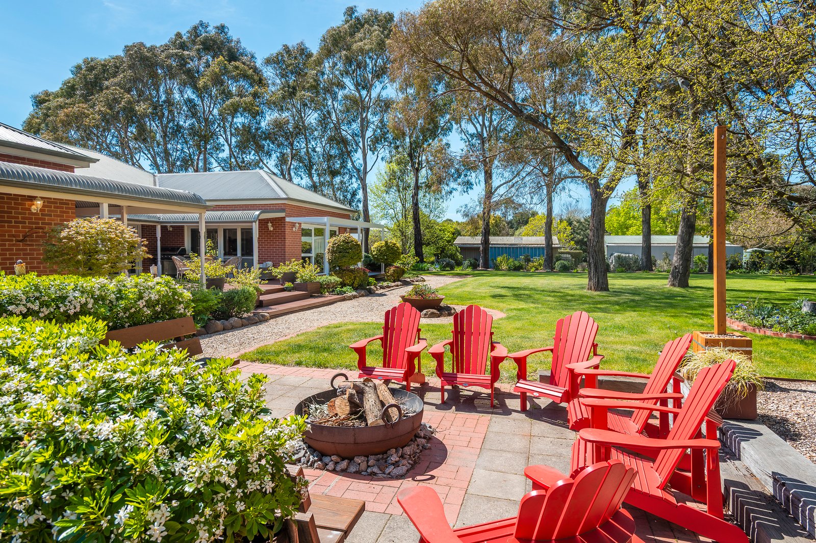 Real Estate and Property in 43 Stuart Drive, Woodend, VIC