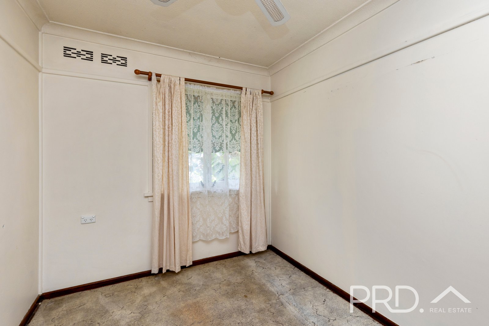 43 Sydney Street TUMUT 9