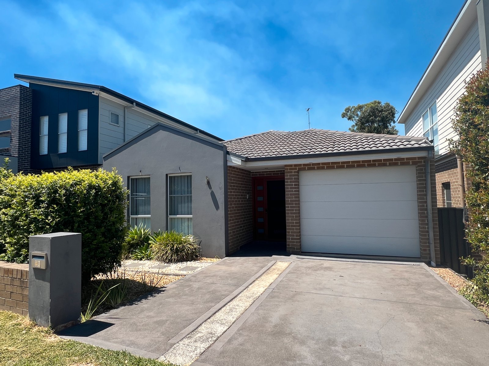 43 Tall Trees Dr  Glenmore Park 2