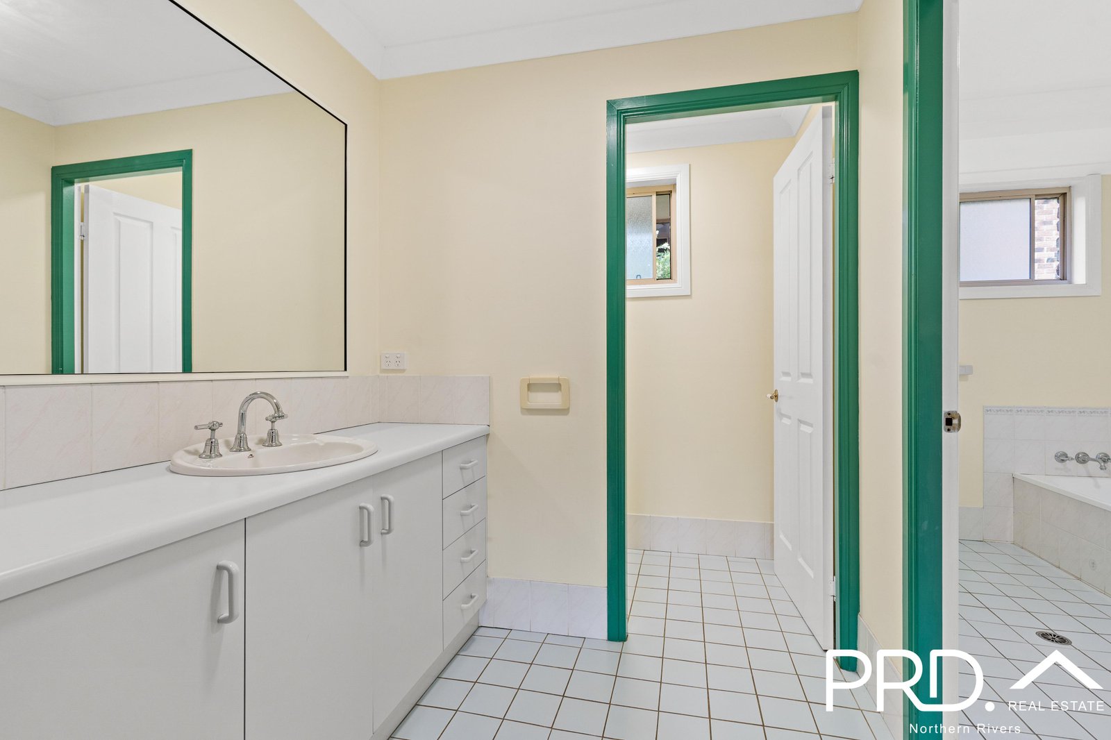 43 Trinity Drive GOONELLABAH 15