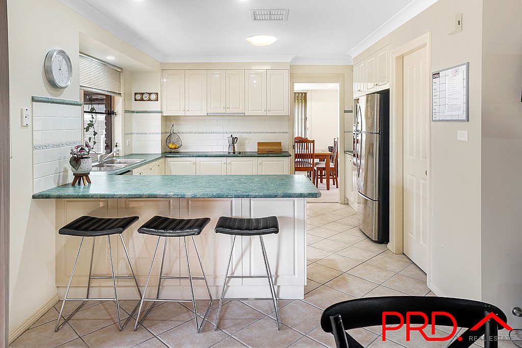 43 Wahroonga Drive TAMWORTH 5