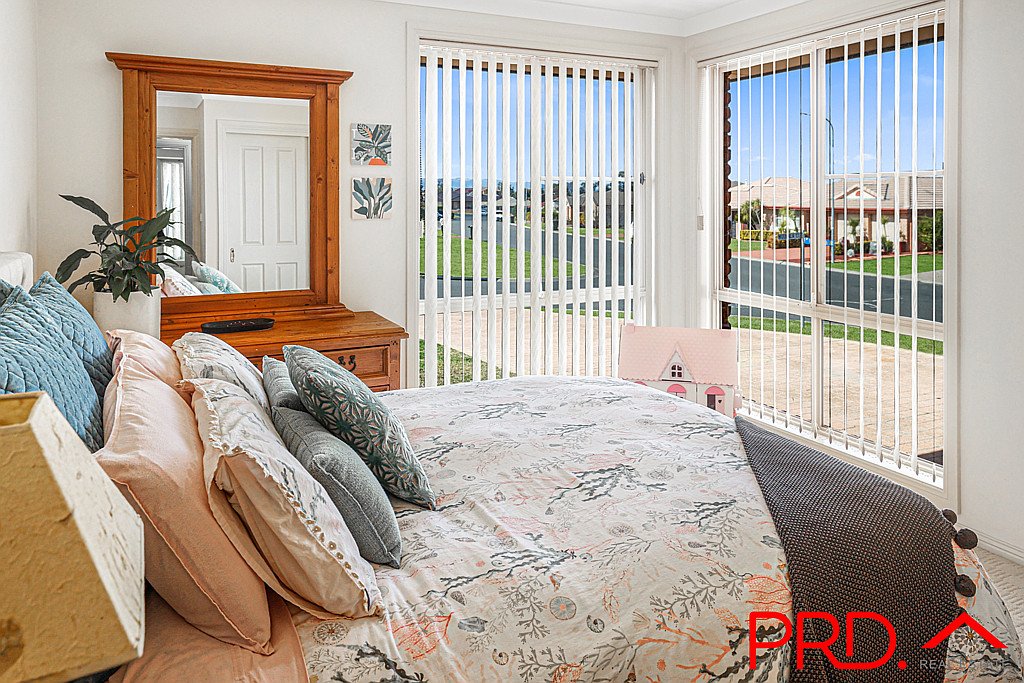 43 Wahroonga Drive TAMWORTH 10