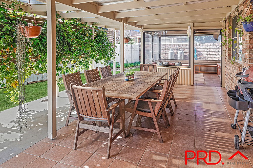 43 Wahroonga Drive TAMWORTH 11