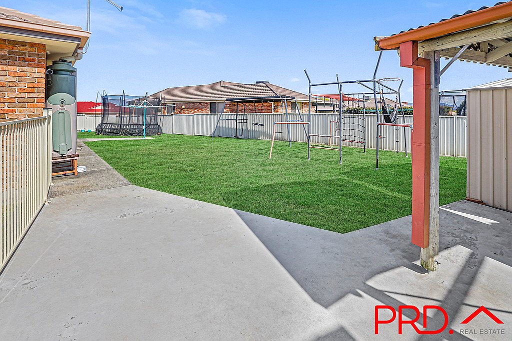 43 Wahroonga Drive TAMWORTH 14