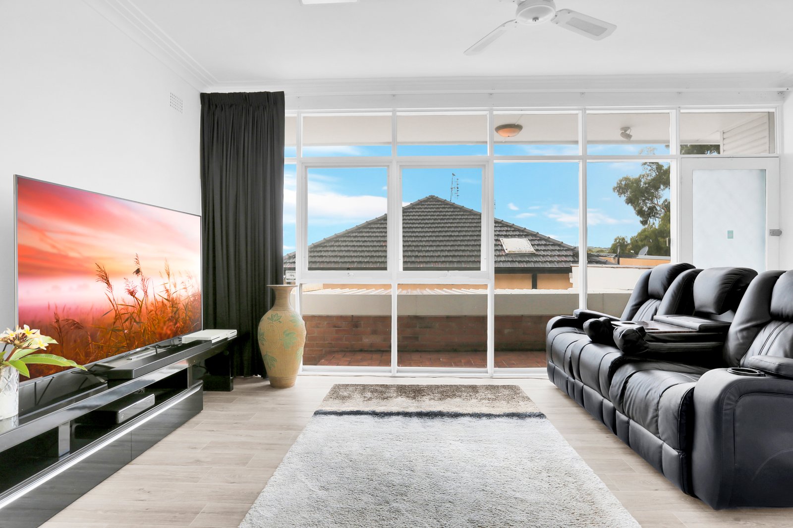 43 Waples Road UNANDERRA 2