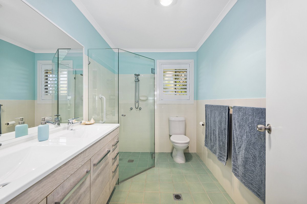 43 Wedgebill Parade Burleigh Waters 8