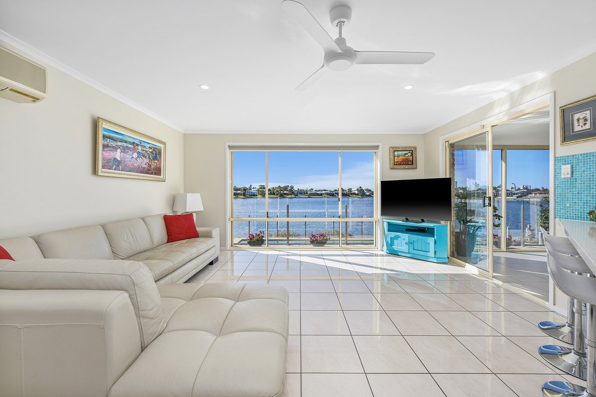 43 Wedgebill Parade Burleigh Waters 9