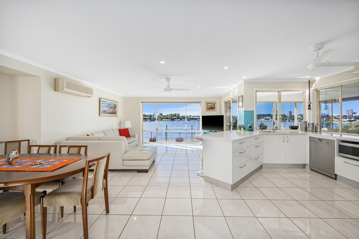 43 Wedgebill Parade Burleigh Waters 10