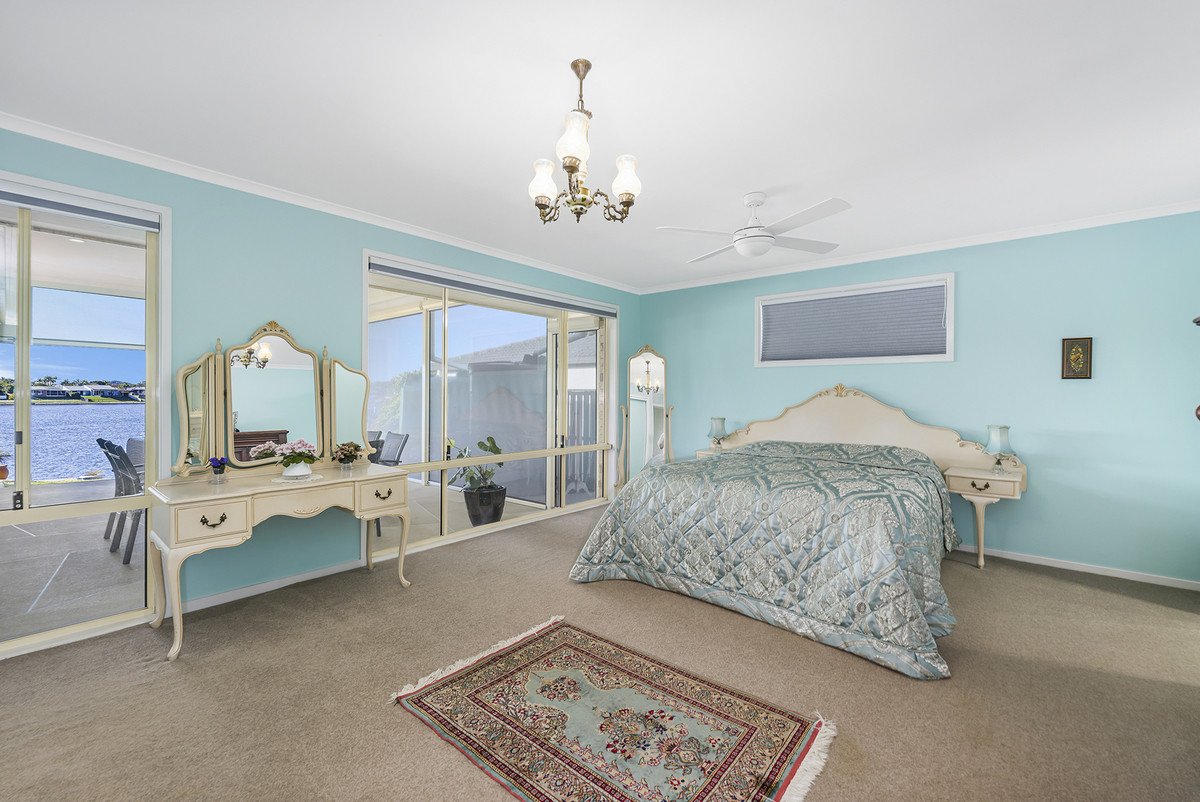 43 Wedgebill Parade Burleigh Waters 12
