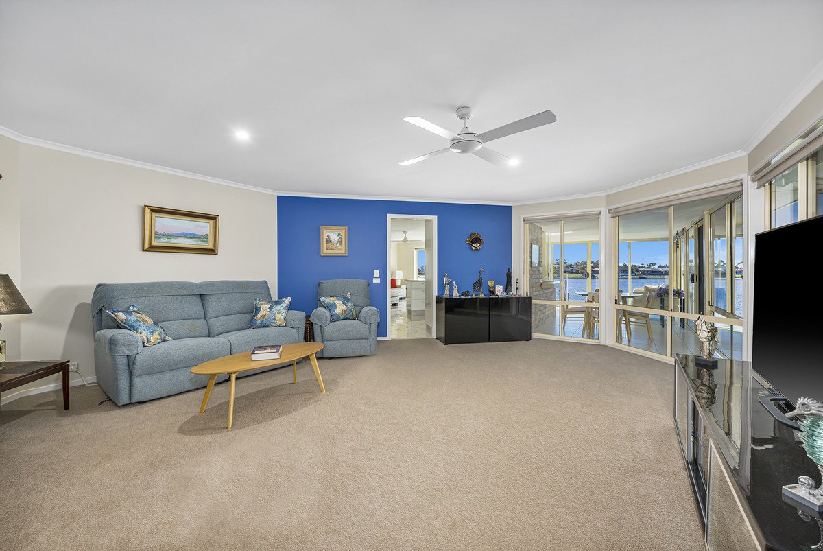 43 Wedgebill Parade Burleigh Waters 16