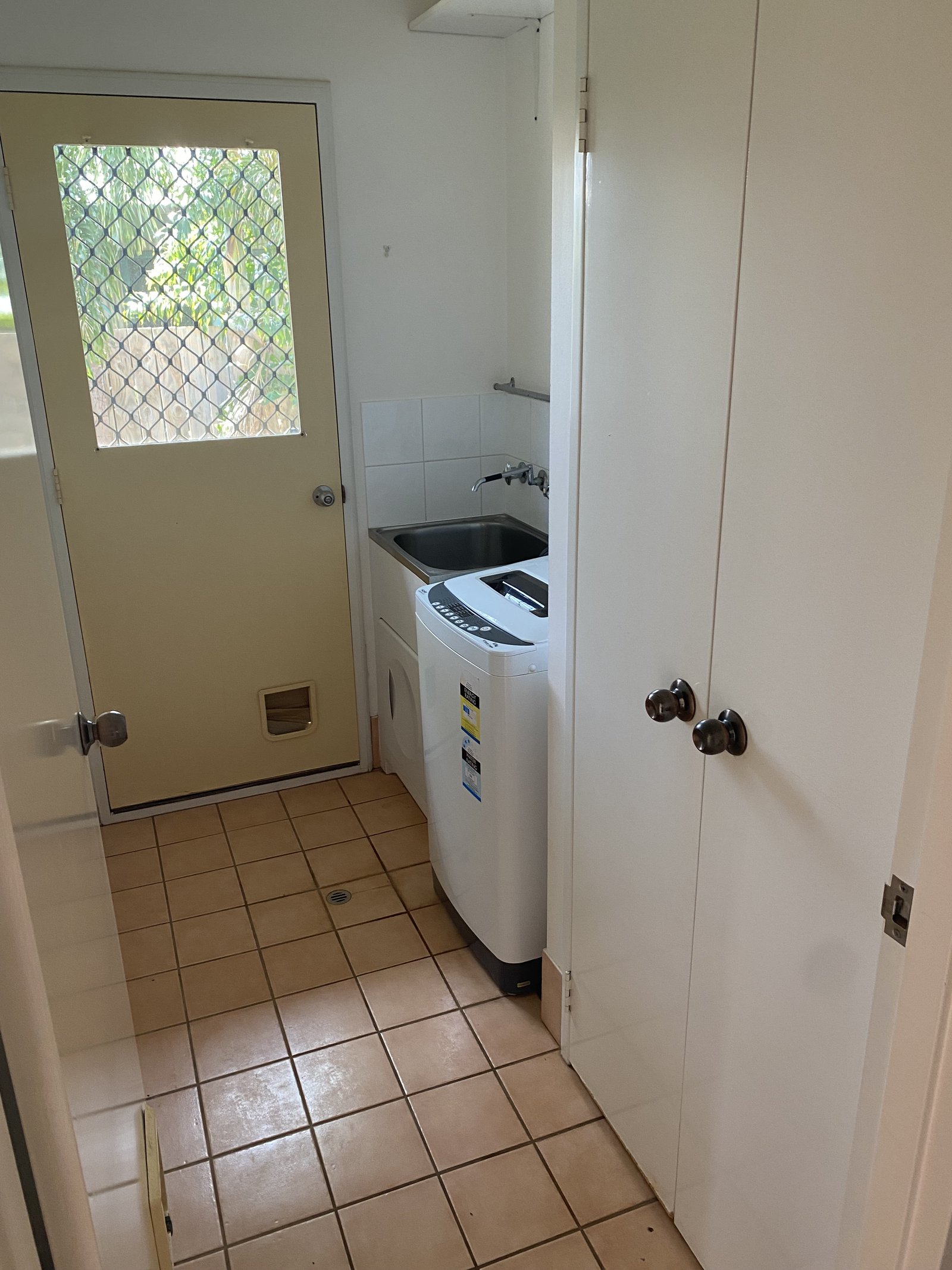 4/3 Whimbrel Street DJUGUN 6