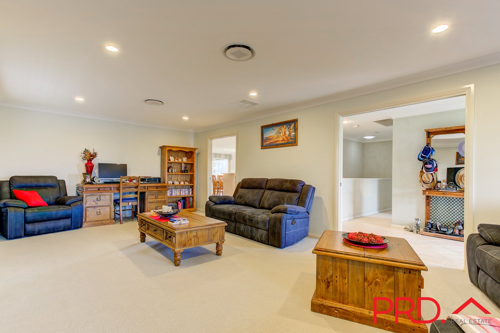 43 Windhover Cres  TAMWORTH 4