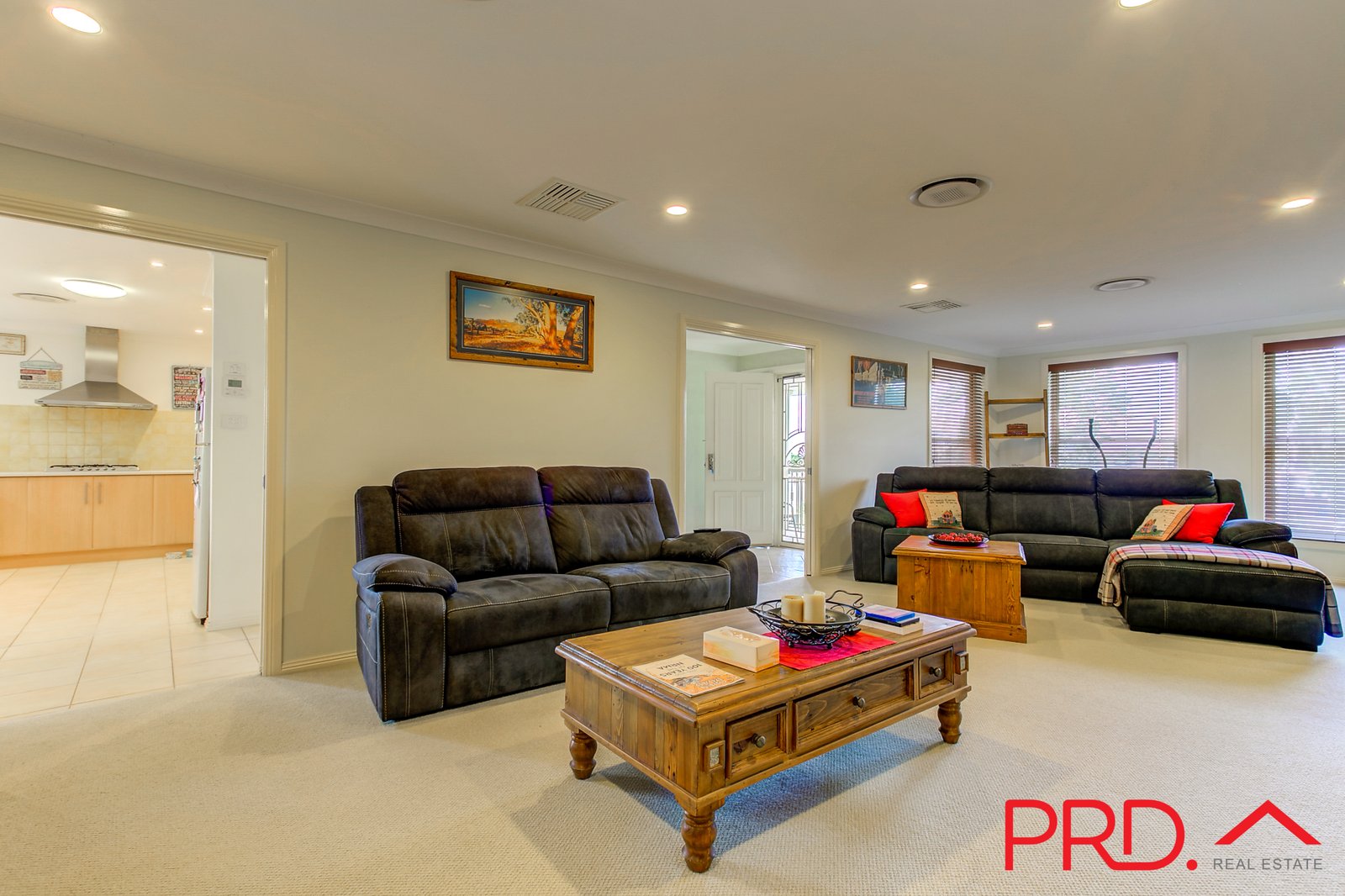 43 Windhover Cres  TAMWORTH 5