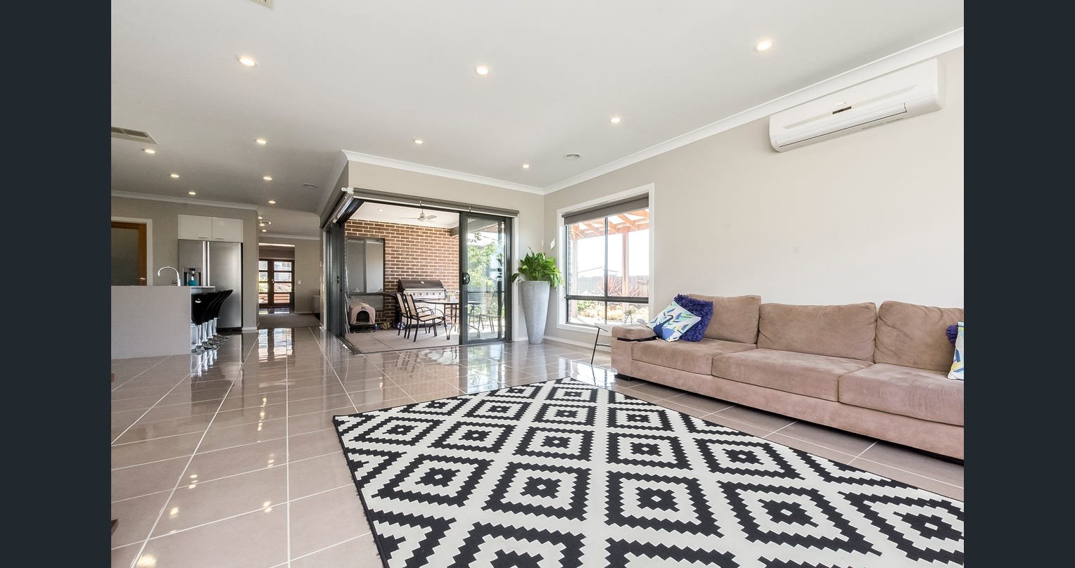 Gallery: 43 Woolondoon Drive