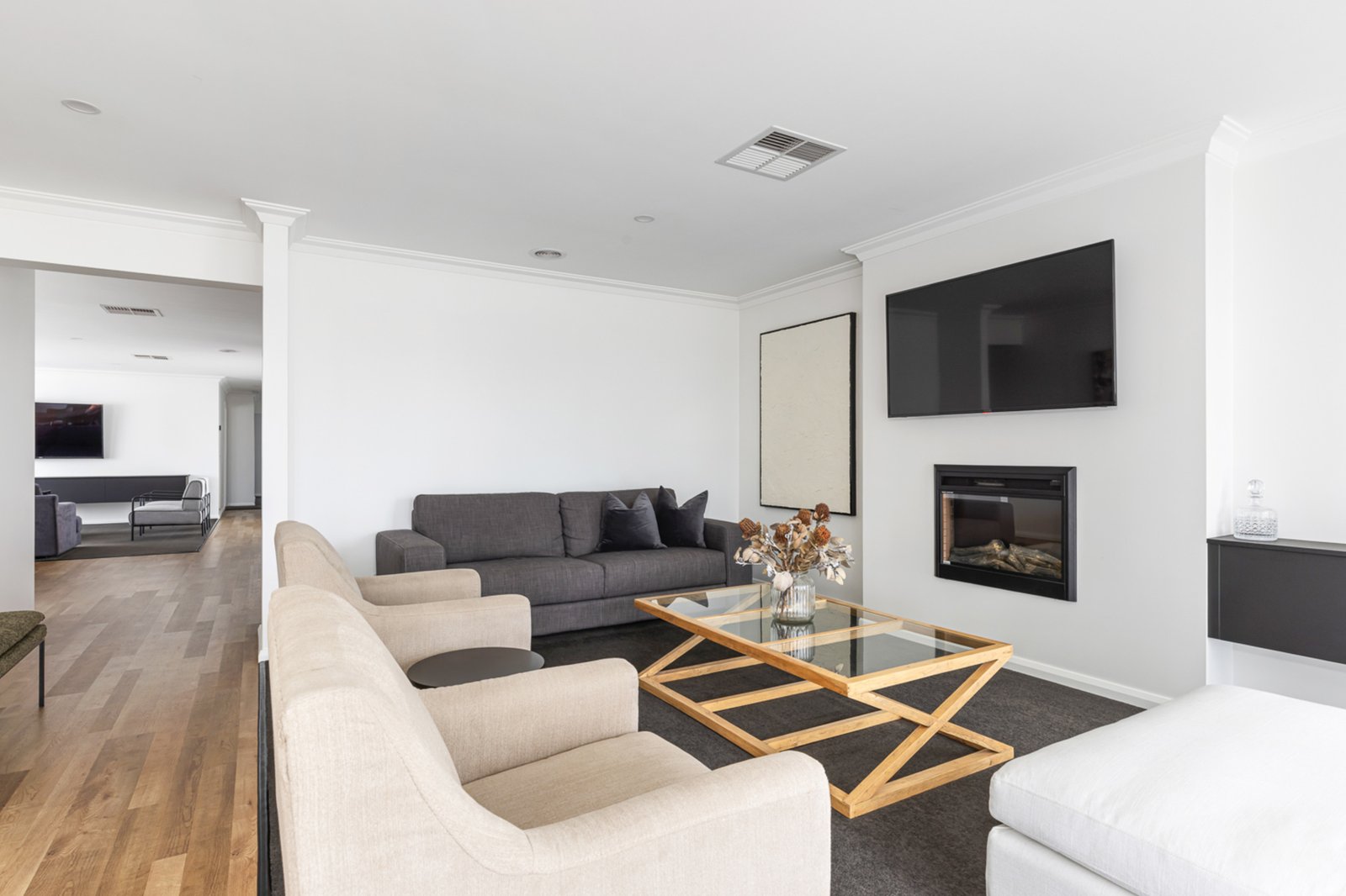 Gallery: 430 Greenhalghs Road Service Road